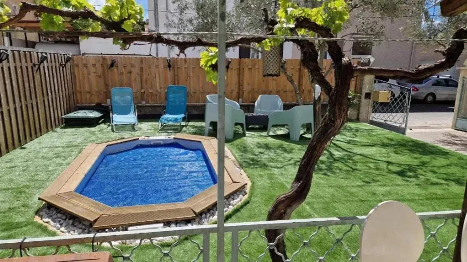 Holiday home Maison Charmante A Monteux Avec Jardin Et Equipements Complets